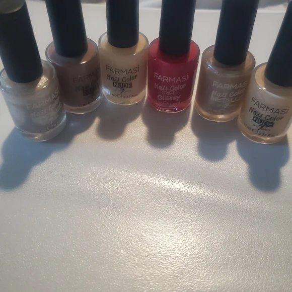 FINAL PRICE FARMASI Set of 6 nail polish - Picture 1 of 1